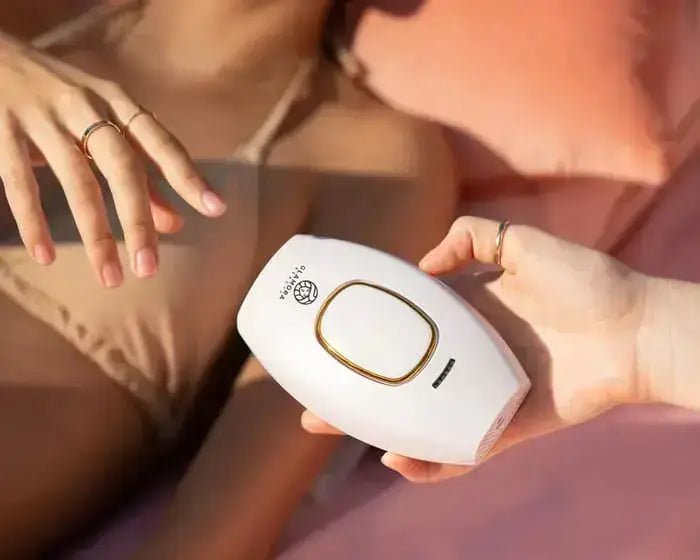 Anwendung des Glamora Beauty IPL Haarentfernungsgeräts auf der Haut – schmerzfreie Haarentfernung